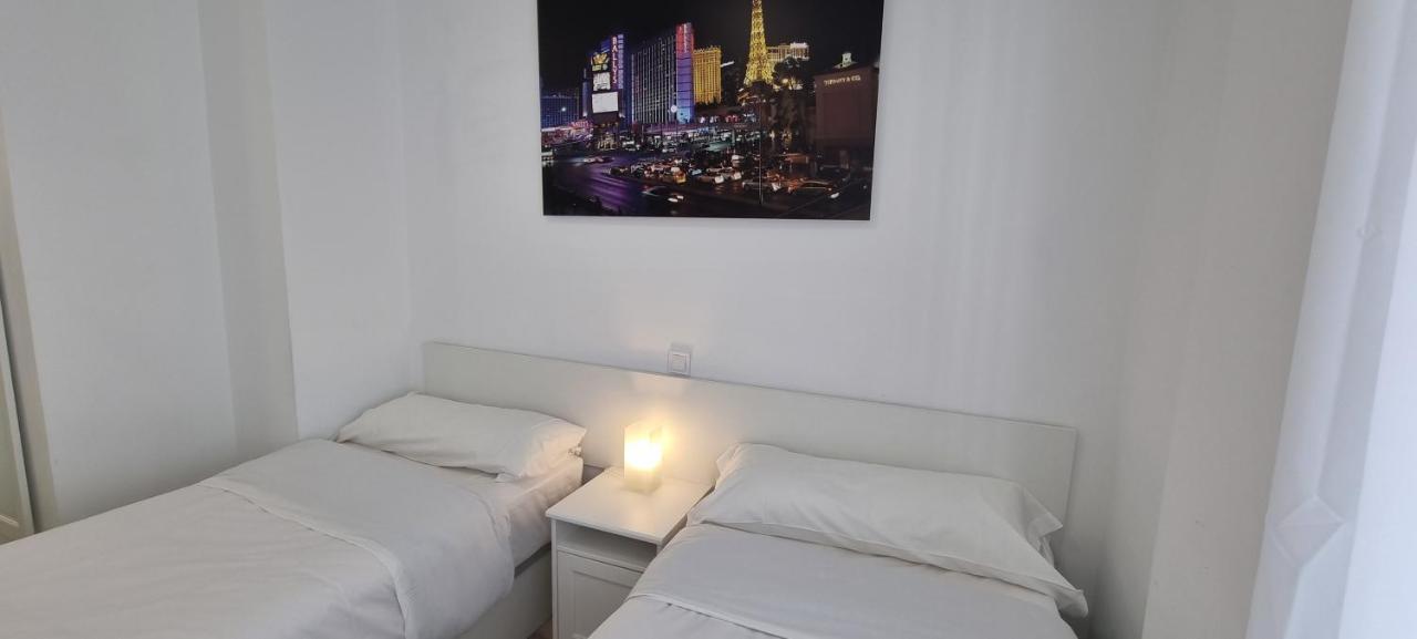מדריד Apartamentos Tanez Santurce A מראה חיצוני תמונה