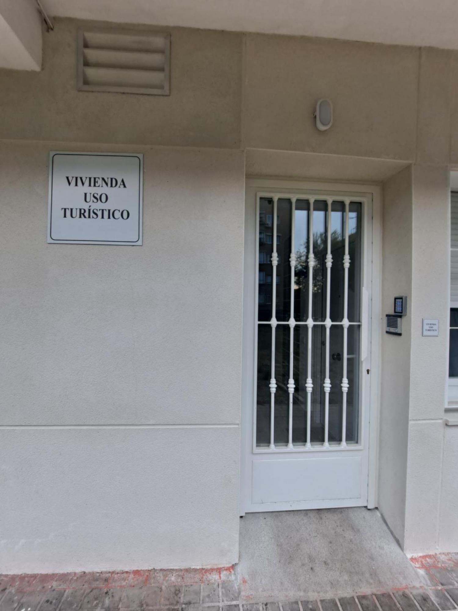 מדריד Apartamentos Tanez Santurce A מראה חיצוני תמונה